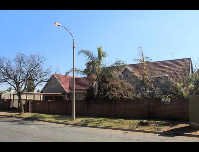 4 BEDROOM HOUSE FOR SALE IN FREEWAY PARK